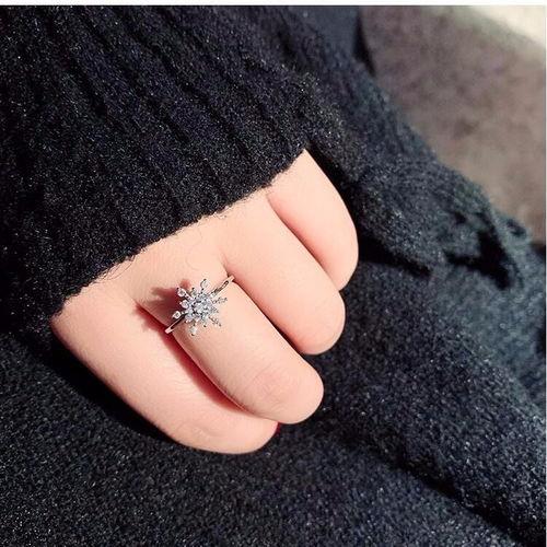 网红同款戒指,潮流指尖的艺术演绎
