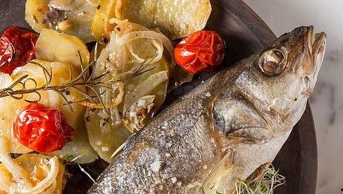 吃鱼吃瓜吃饭图片