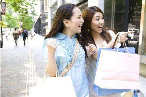 明星逛街挽胳膊,挽胳膊秀恩爱引粉丝尖叫